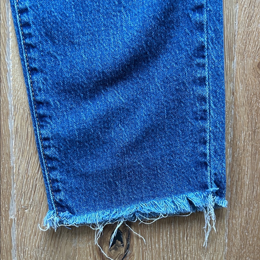 Universal Thread High Rise 90’s Slim Classic Blue Denim Jeans, Size 4R - Picture 6 of 9